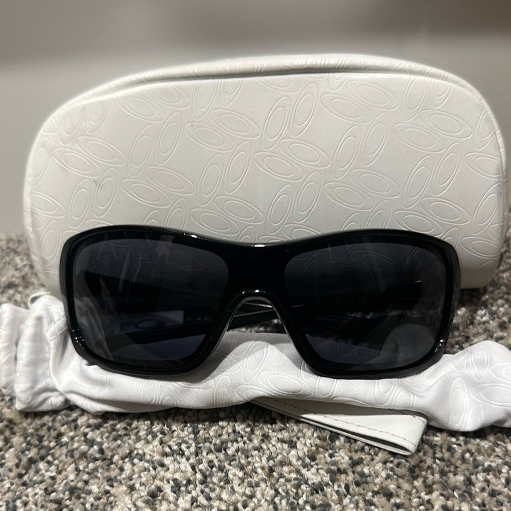Oakley Break Up Stylish Black Sunglasses